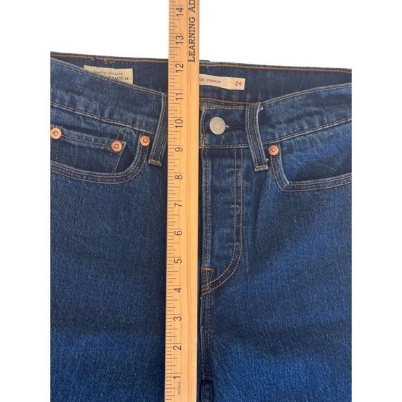 Levi's Premium Denim "Wedgie Straight" Jeans in dark wash Sz 24 w/ fray cuff EUC - Picture 4 of 8